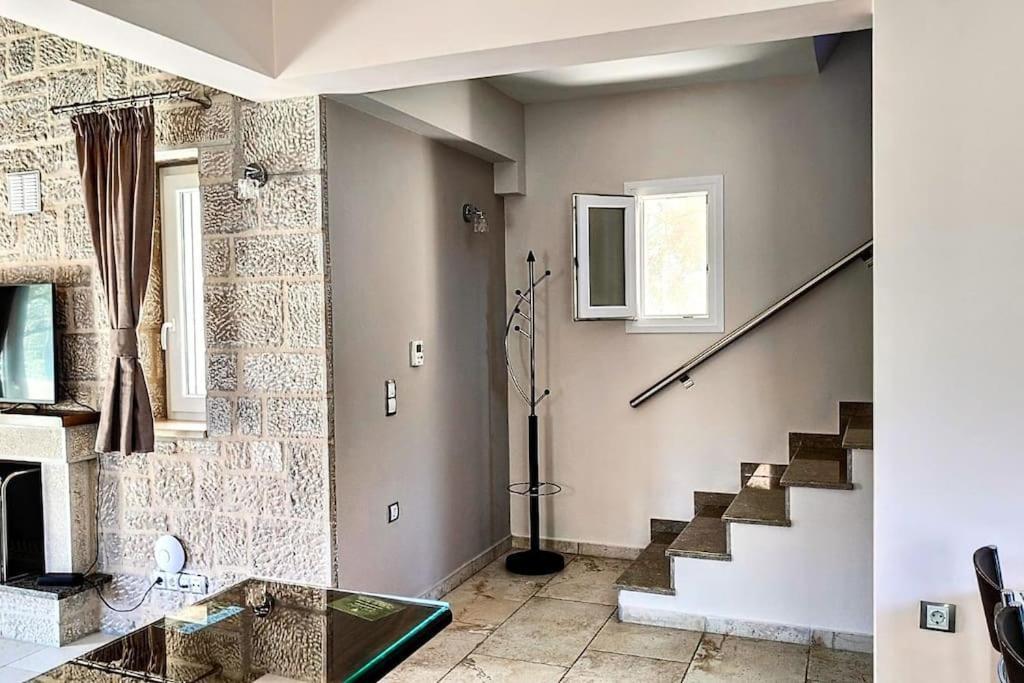 Villa *Drosia*/5' From Town & Sea/Mountain View Frinion Bagian luar foto