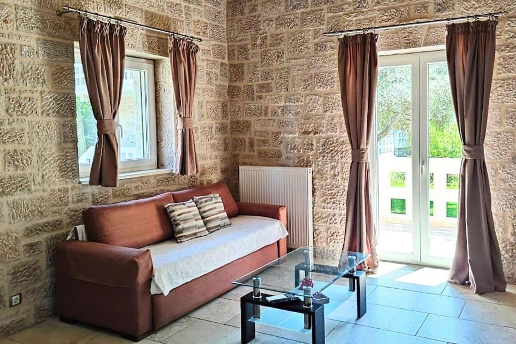 Villa *Drosia*/5' From Town & Sea/Mountain View Frinion Bagian luar foto