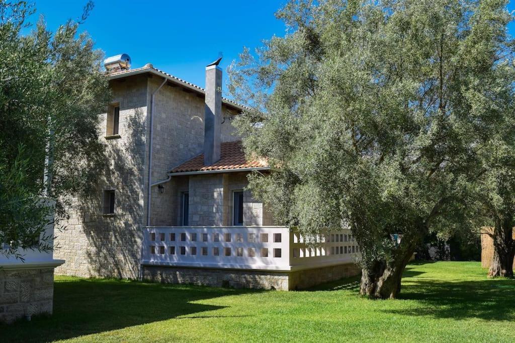 Villa *Drosia*/5' From Town & Sea/Mountain View Frinion Bagian luar foto